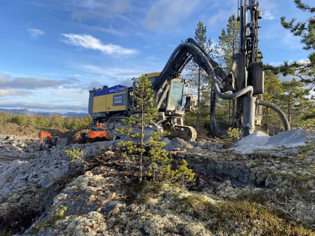 Fullført bore- og sprengningsarbeider ved trafostasjon for ny vei og trafoanleggsutvidelse i Alta.