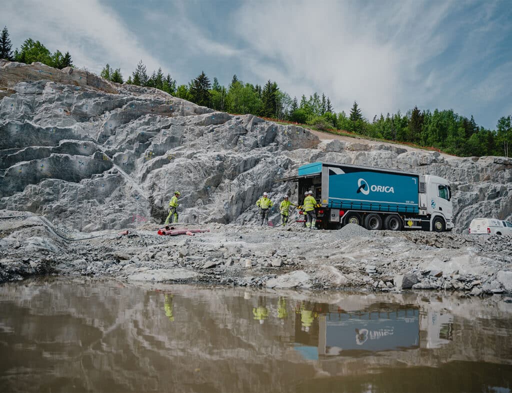 Kvalitetsorientert sprengning for ny jernbanebru over Tangenvika. Trygghet og effektivitet i jernbaneprosjekter.