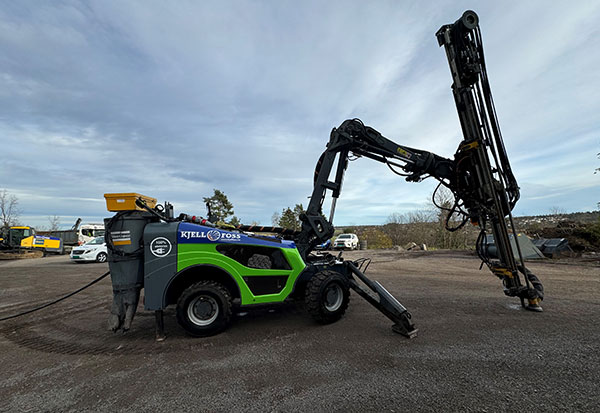 70 borerigger med GPS og maskinstyring gir presis boring. Fra små hjulgående til store produksjonsrigger for alle fjelltyper.